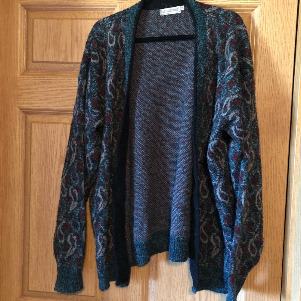 Sweater with paisley pattern